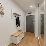 Apartment Modern Escape With Private Parking