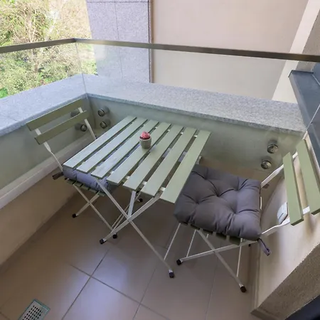 Modern Escape With Private Parking