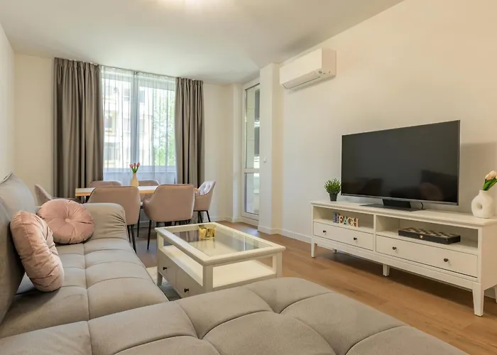 Modern Escape With Private Parking דירה *