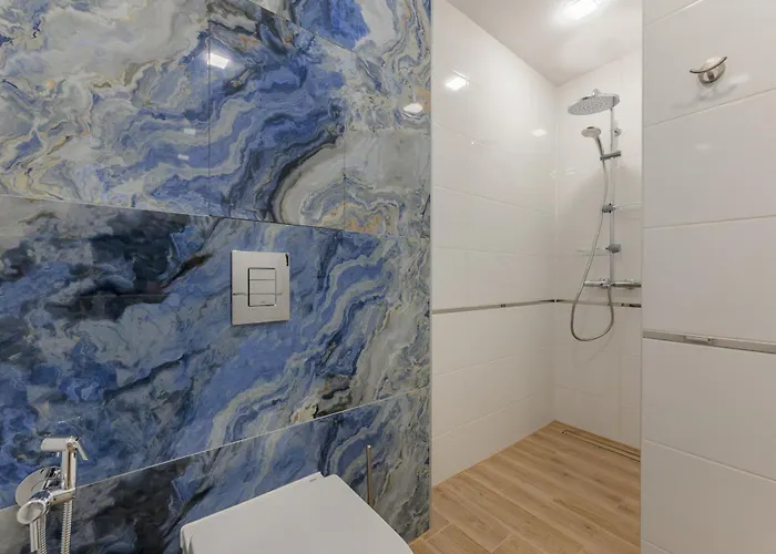 דירה Modern Escape With Private Parking וארנה