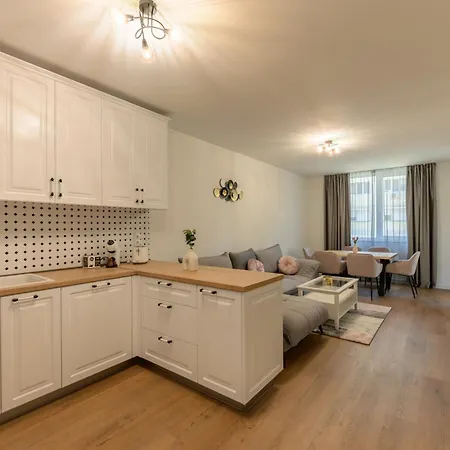 Modern Escape With Private Parking Appartamento Varna