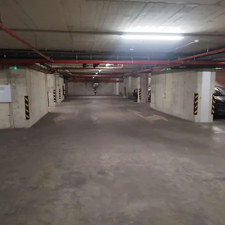 Modern Escape With Private Parking