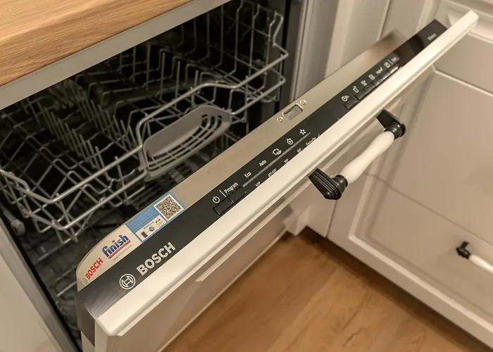 Modern Escape With Private Parking Варна