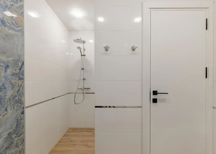 Апартамент Modern Escape With Private Parking